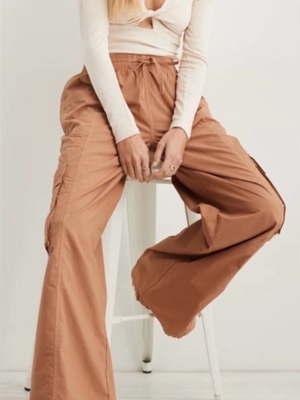 Aerie High Waisted Go-For-It Baggy Cargo Pants Carmel Brown
Women’s size S NWT - Picture 15 of 15